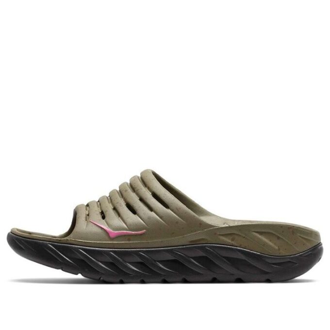 Ciabatte da recupero HOKA x Bodega Ora ‘Martini Olive Jet Black’