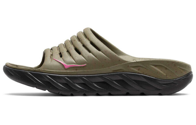 Ciabatte da recupero HOKA x Bodega Ora ‘Martini Olive Jet Black’