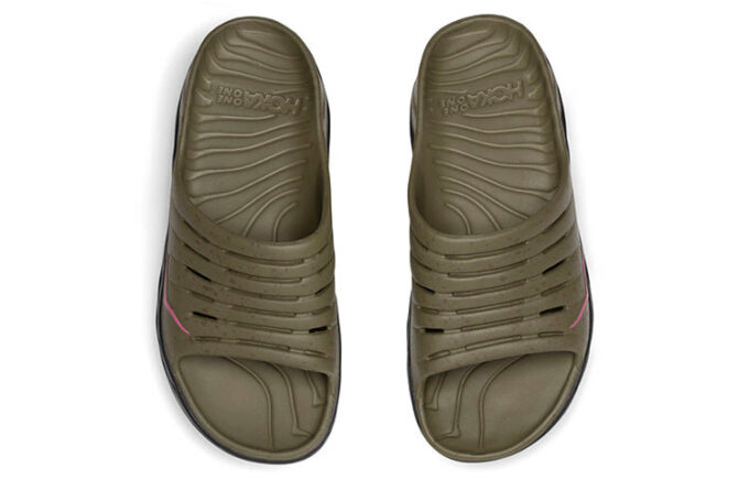 Ciabatte da recupero HOKA x Bodega Ora ‘Martini Olive Jet Black’